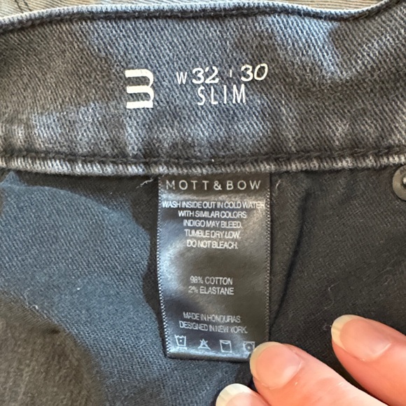 Mott & Bow Black, Dark Gray, and Light Gray Jeans. 32. Three pair. - Picture 4 of 12